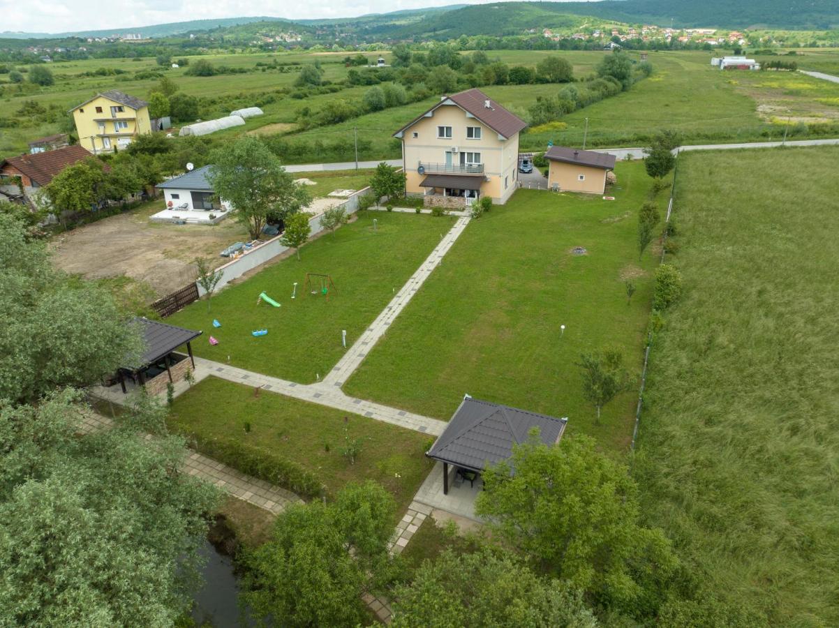 River Bank Apartments & Castle View Бихач Экстерьер фото