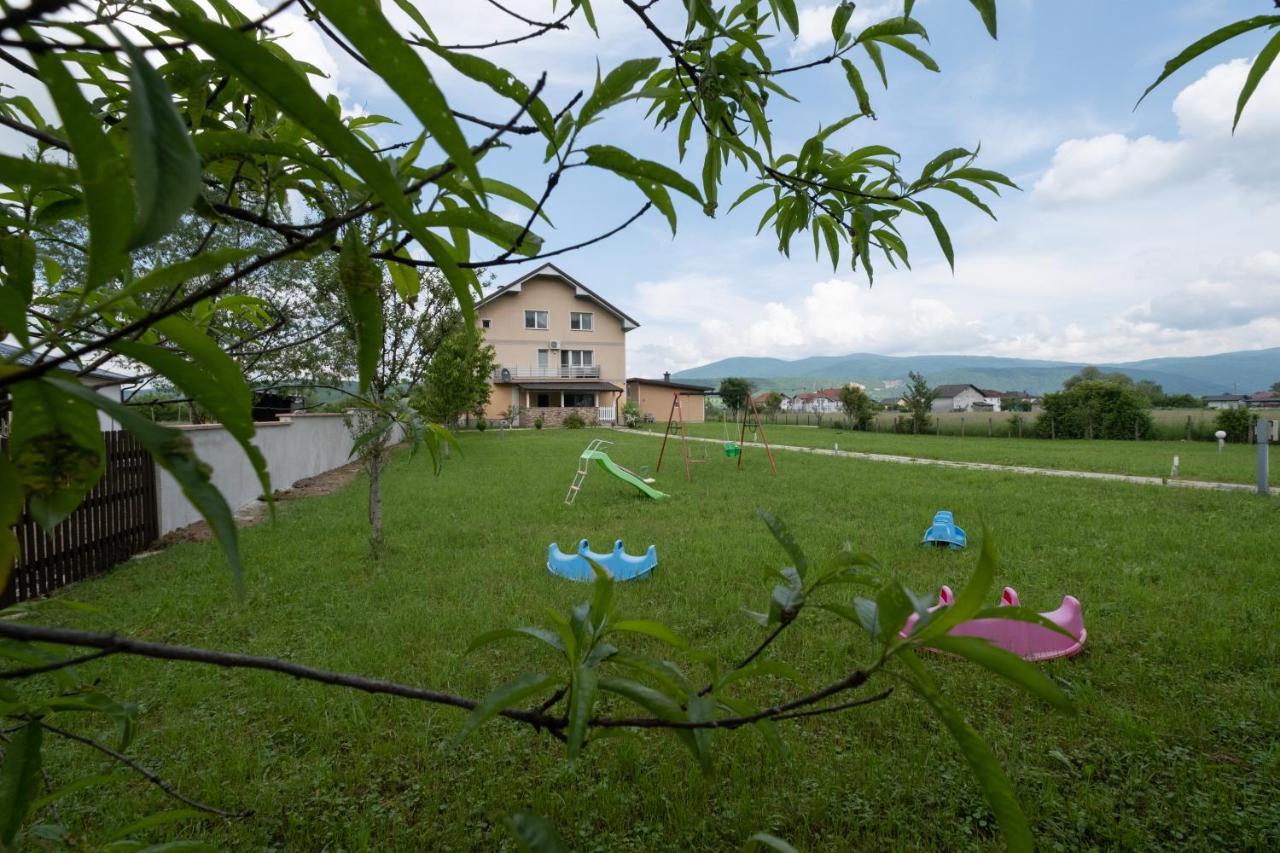 River Bank Apartments & Castle View Бихач Экстерьер фото